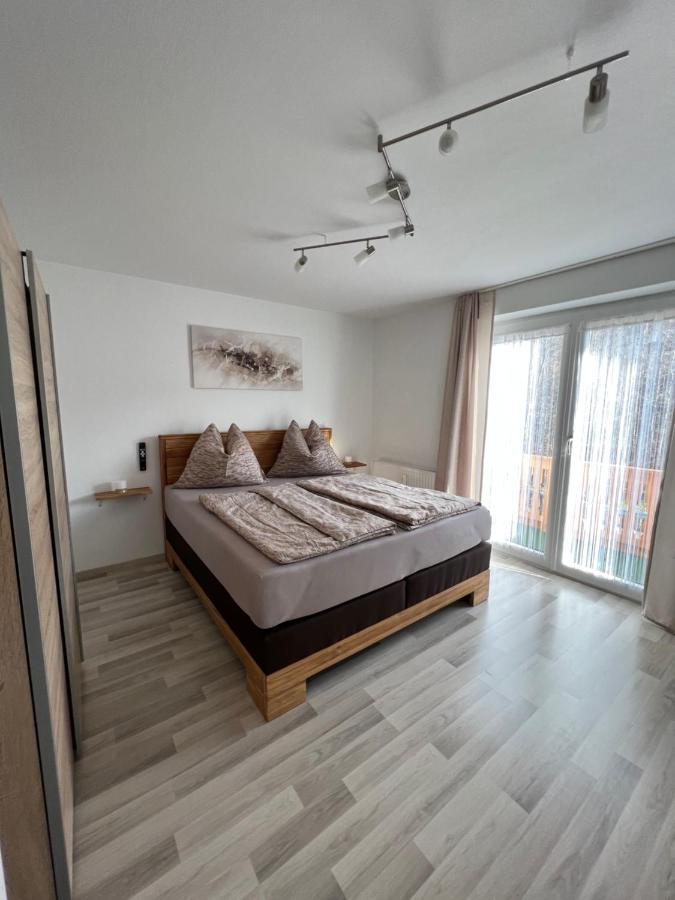 Apartment 1 Gaeste Schörfling Buitenkant foto