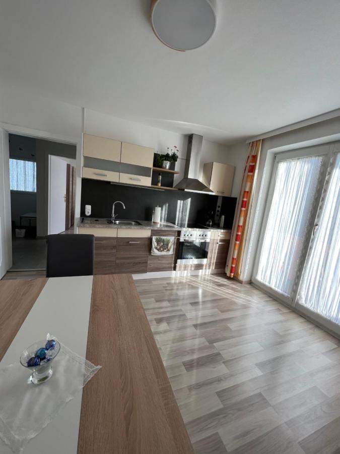 Apartment 1 Gaeste Schörfling Buitenkant foto